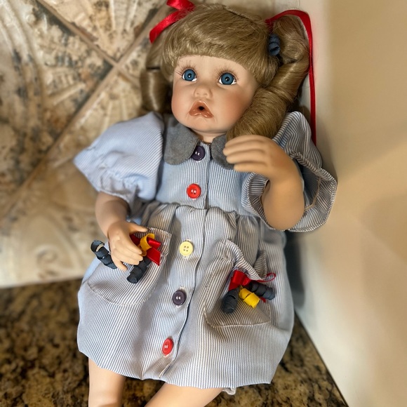Kayla- Hamilton Collection - Picture 1 of 8